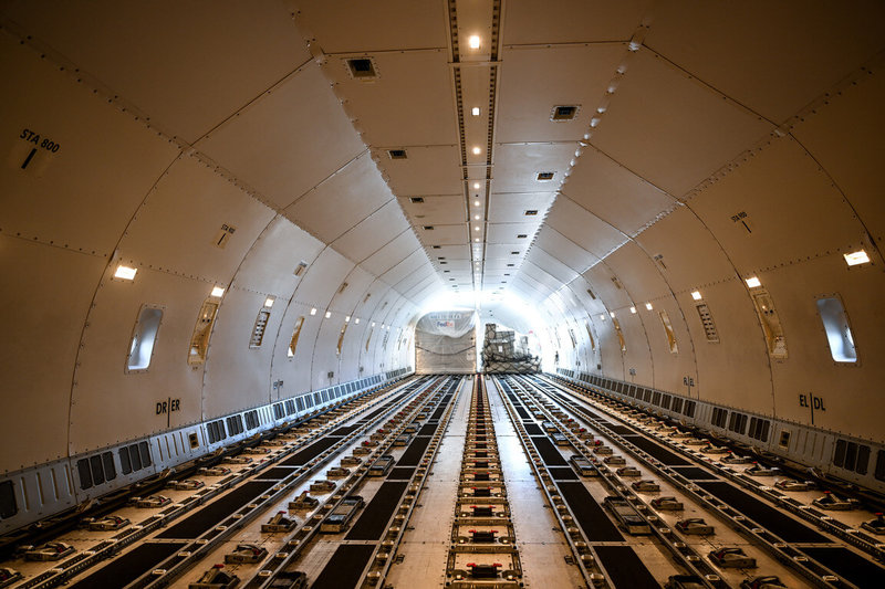 AI伺服器及半導體設備需求升高，帶動北美航空貨運市場成長。圖為貨機主貨艙內部。（華航提供）中央社記者林宏翰洛杉磯傳真 115年9月24日