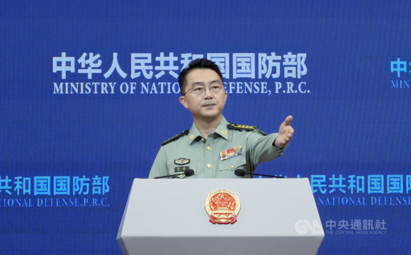 中國大陸國防部發言人蔣斌24日在例行記者會上回應媒體提問。中央社記者呂佳蓉北京攝 115年9月24日