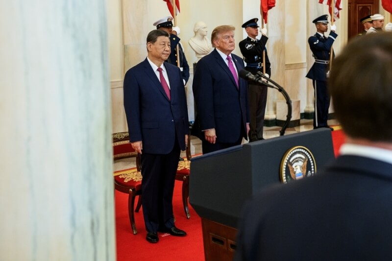 美國總統川普（前右）與中國國家主席習近平（前左）美國時間24日在白宮舉行雙邊會談。（圖取自x.com/WhiteHouse）