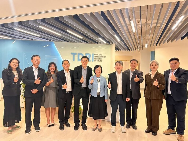 農業部21日至26日應泰國邀請組團赴泰進行AI智慧農業交流，雙方針對數位轉型等面向深入討論，未來將以兩國農民與業者利益等為核心，推動技術驗證與實務應用。（農業部提供）中央社記者吳欣紜傳真 115年9月26日