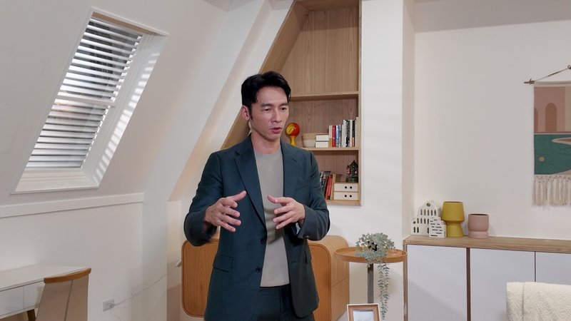 演員温昇豪（圖）從戲劇表演跨足實境節目，也投入戲劇製作與影視投資，他和陳庭妮、孝淵、江宏傑、李元日、趙序衡及喜飯共同入圍第61屆金鐘獎實境節目主持人獎。（三立提供）中央社記者洪素津傳真　115年9月26日