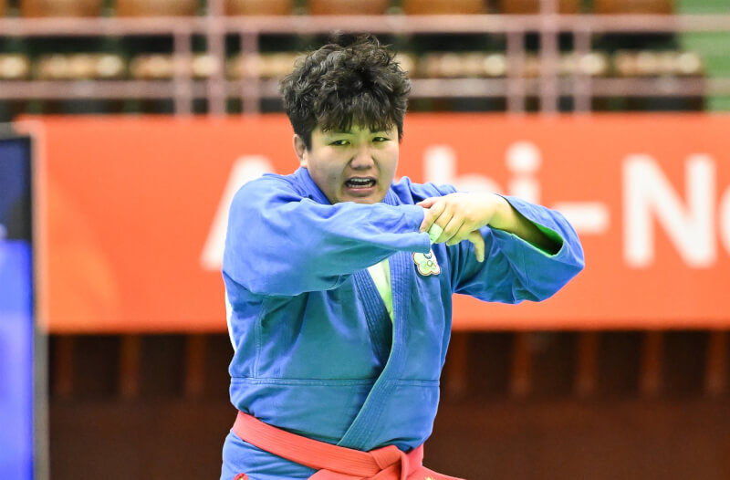名古屋亞運克拉術好手施劉俐伶奪下女子87公斤以上量級的銀牌，生涯首登奧運頒獎台。（代表團提供）