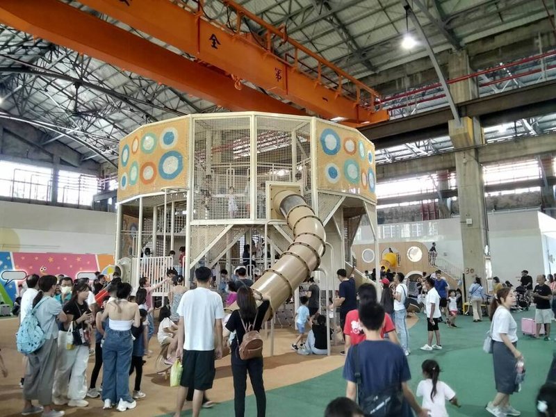 高雄市工務局統計，高雄親子遊樂園區中秋連假4天，共吸引約8萬人次入園。（高雄市工務局提供）中央社記者蔡孟妤傳真　115年9月30日