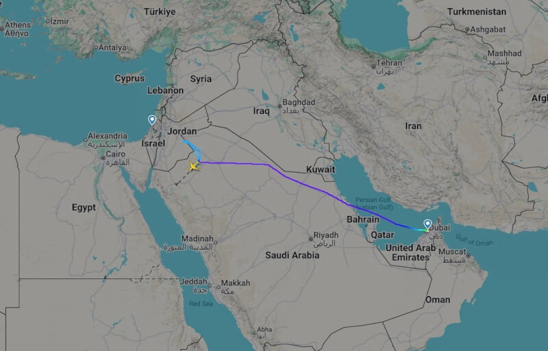 根據航班追蹤網站FlightRadar24資訊，一架杜拜航空航班原定從杜拜（Dubai）飛往特拉維夫，途中於飛越約旦領空時偏離航道、轉向沙烏地阿拉伯。（Flightradar24.com/Handout via 路透社）
