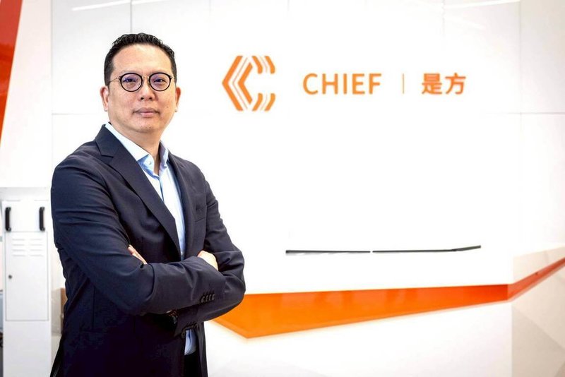 是方董事長邵泓嘉（圖）表示，是方在網路基礎設施的穩定連線和備援設施，已獲得全球科技龍頭Google的嚴格驗證與肯定，站穩台灣網路戰略樞紐地位。（是方提供） 中央社記者江明晏傳真　115年9月30日