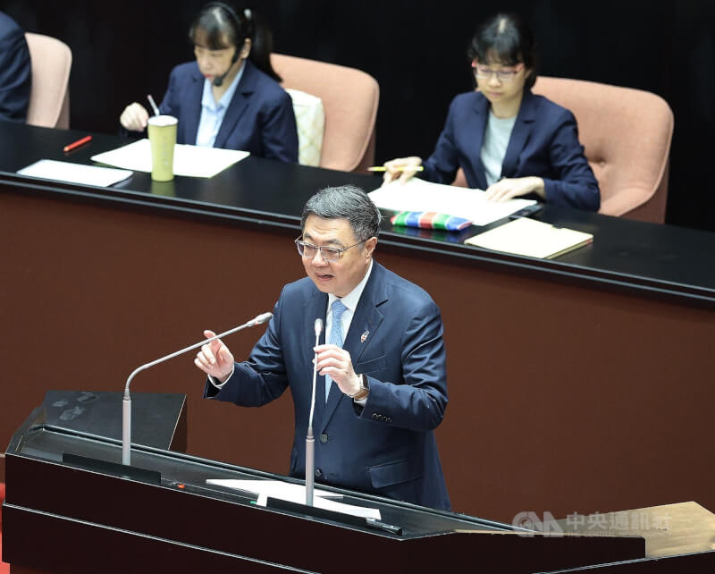 立法院新會期29日開議，行政院長卓榮泰（前）赴立院進行施政報告並備質詢。中央社記者郭日曉攝　115年9月29日