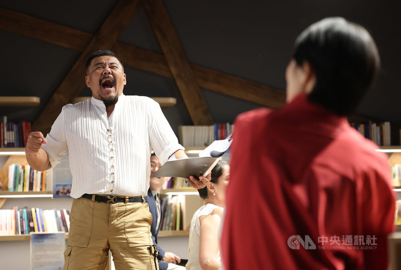 阮劇團2026「噪音風暴」劇展以「人生百味」為題，10月將陸續推出2部作品，1日搶先在台灣文學糧倉舉辦讀劇記者會，演員以讀劇方式展現情緒轉折與張力。中央社記者趙世勳攝　115年10月1日