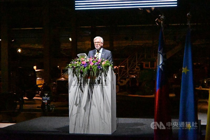 歐洲議會友台小組主席蓋勒（Michael Gahler）9月30日出席駐歐盟代表處國慶酒會，致詞說台灣是歐盟在東亞地區可靠且關鍵的民主夥伴。中央社記者吳柏緯布魯塞爾攝　115年10月1日