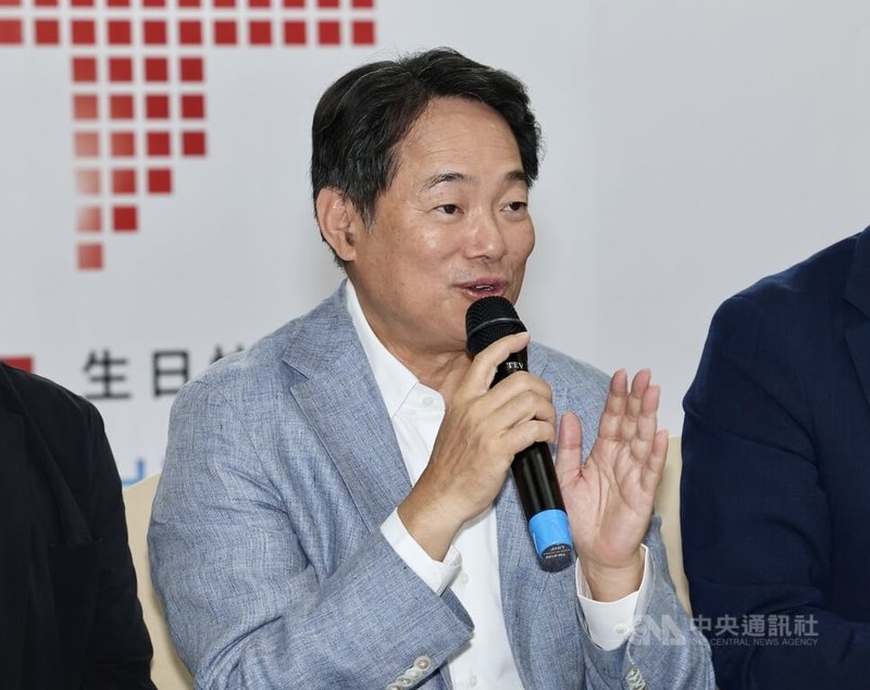 內政部役政司長沈哲芳（圖）1日表示，將上路的新版役男「體位區分標準」並非史上最嚴格，而是參考民國92至96年的標準，預期役男免役率將從16%下降到8%，但仍高於韓國5%與新加坡3%。中央社記者張皓安攝　115年10月1日