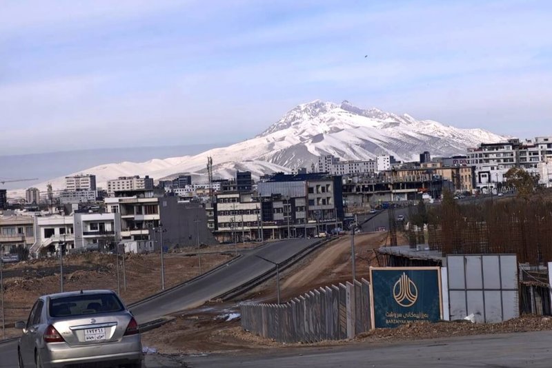 库德族人散居伊拉克、伊朗、叙利亚和土耳其4国。但只有伊拉克让库德人发展自治区，拥有自己的政府和武装部队。图为伊拉克库德斯坦自治区内居民建筑样貌。（易马丁提供）中央社记者施婉清开罗传真 115年10月2日