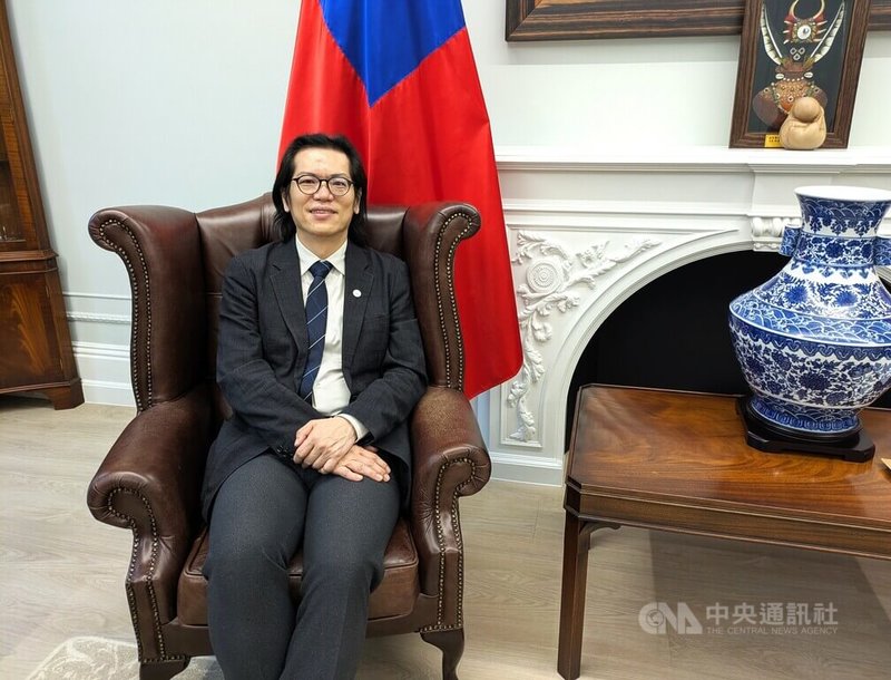 國科會副主委陳炳宇訪問英國，2日在倫敦見證台英「科學創新及技術協議」（SITA）簽署後，在駐英代表處接受中央社專訪。中央社記者陳韻聿倫敦攝　115年10月3日