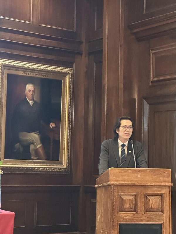 國科會副主委陳炳宇訪問英國，2日在倫敦見證台英「科學創新及技術協議」（SITA）簽署並致詞。（駐英國代表處科技組提供）中央社記者陳韻聿倫敦傳真　115年10月3日