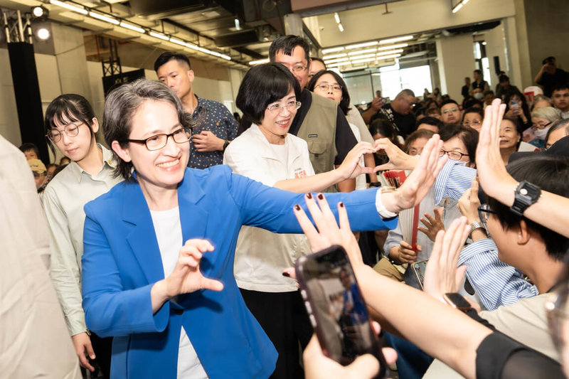 副總統蕭美琴（前左）4日出席民進黨新北市長參選人蘇巧慧（前左2）「基督宗教後援會」成立大會，期盼大家給蘇巧慧力量，帶領新北迎接新時代。（蘇巧慧競總提供）中央社記者王鴻國傳真　115年10月4日
