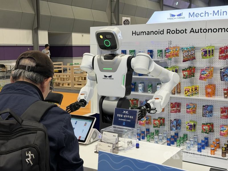 第3屆首爾智慧生活週6日在江南COEX開幕，本屆聚焦在Physical AI（實體AI），包括機器人商店等體驗服務。中央社記者楊啟芳首爾攝　115年10月6日