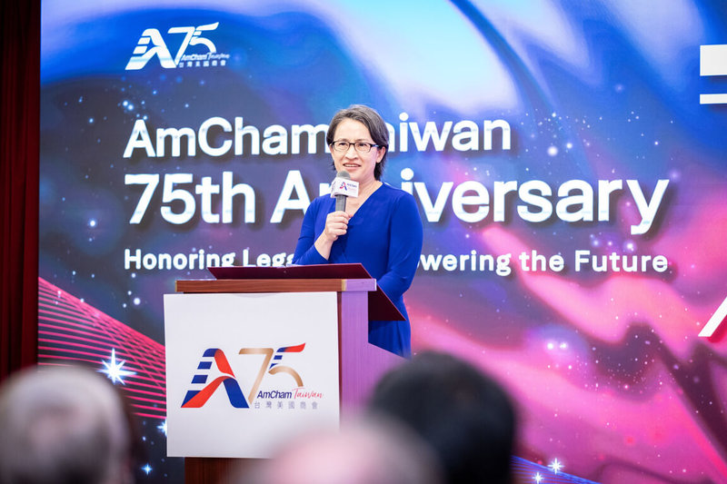 副總統蕭美琴6日出席台灣美國商會75週年慶祝活動時強調，台美應持續深化夥伴關係；雙方關係之所以穩固，是因為共享利益與價值，並透過日益深化的相互投資，成就彼此未來。（台灣美國商會提供）中央社記者謝怡璇傳真　115年10月6日