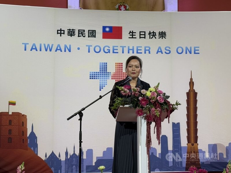 駐立陶宛代表處7日在維爾紐斯市政廳舉行國慶晚宴，駐立陶宛代表王雪虹致詞分享過去3年台立夥伴關係在廣泛領域成長的成果。中央社記者游堯茹維爾紐斯攝　115年10月8日