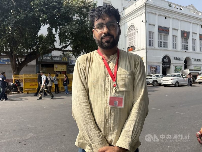 印度蟑螂人民黨10日發起抗議,有關單位嚴格要求記者不得干擾現場執法,除動用優勢人力驅趕記者造成推擠,一旦發現有抗議人士受訪,也會立即將人帶走。印度獨立記者瑪姆納尼(Harsh Mamnani)(如圖)大嘆採訪權受損。中央社記者李晉緯新德里攝 115年10月10日