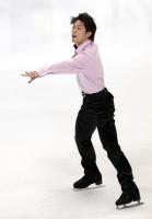 滑冰賽男單開戰 日本無良崇人暫居領先