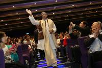 沙提雅提清大演講 座無虛席