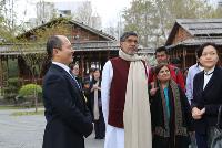 沙提雅提與學生相約 關懷弱勢