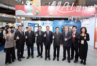 中華電參加資訊月 秀AI居家智慧應用