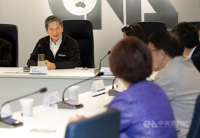 海外華人自媒體觀選團參訪中央社 關注認知作戰