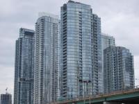 玻璃帷幕大樓太多 嘗苦頭 