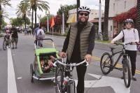 路蓋越多車塞越長 洛杉磯交通陷惡性循環