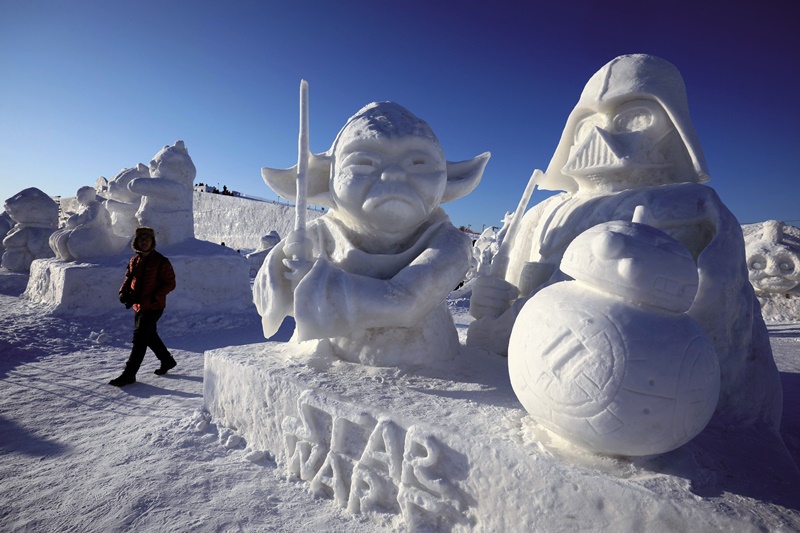 《星際大戰》等各種流行話題,都成為雪像的題材。