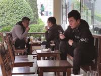 滴滴壺咖啡配葵花子 最接地氣的越南風味