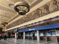 在布拉格尋找共產記憶  整座地鐵站都是美術館