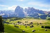 冰雪岩峰翠湖草原交錯    義北多羅邁特驚歎之旅