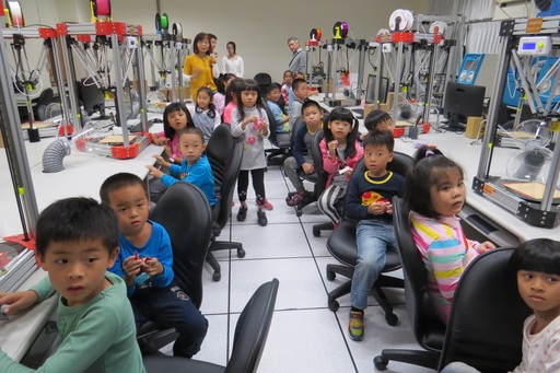 創設系將搭載旗艦型3D列印設計中心,設計中小學適用的課程,讓小朋友們的創意能夠實現