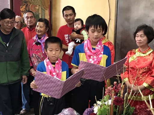 香蘭國小4位學童以客語朗誦客家祈福詩歌