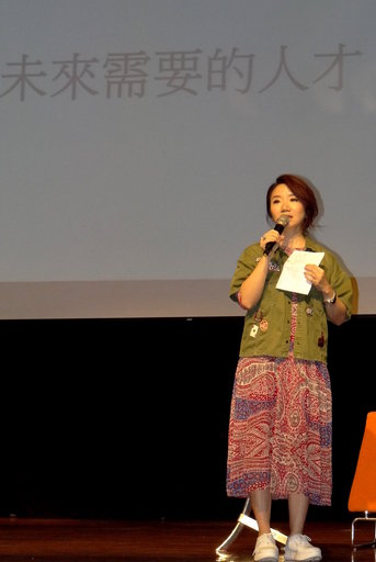 陶晶瑩勉青年學子多閱讀強化IQ。