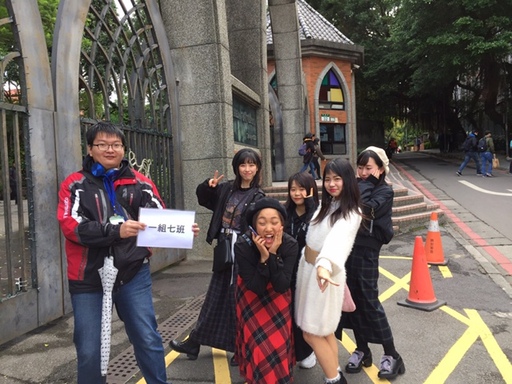 真理大學應日系學生接待東住吉高中生