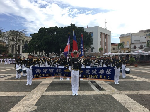 107敦睦遠航訓練支隊樂儀隊表演,駐多明尼加湯大使致詞。