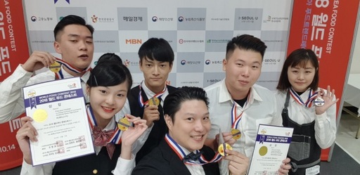 景文科大選手在王嘉欽老師教導下,榮獲創意調酒組4金1銀佳績。
