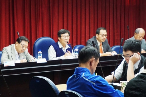 副校長林博正(後排左二)表示:虎科大接下來會努力突破任何問題,培養符合產業期待的專業人才。