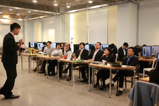 中信金融管理學院本次舉辦「程式創客發表大會」,校內專業教授群紛紛傾力指導,為此次豐碩成果挹注不斷活化創新的強勁動力,更實踐中金院培養國際智慧金融人才的目標