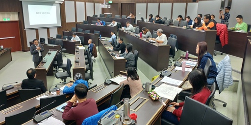 國立臺灣海洋大學2月11-13日舉辦丙種職業安全衛生業務主管教育訓練的課程,安排院系所主管、技術人員、業務承辦人員或計畫人員參訓,希望藉由職安教育訓練,加強相關業務主管人員職業安全衛生意識與專業工作知能,精進職安管理作為。