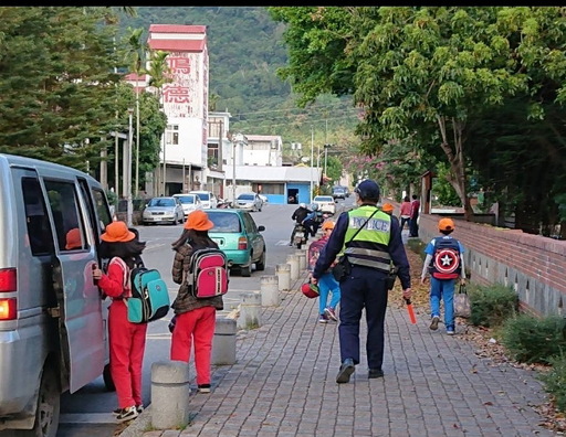 開學囉!台東關山警護童「校方感心、學童安心、家長放心」!