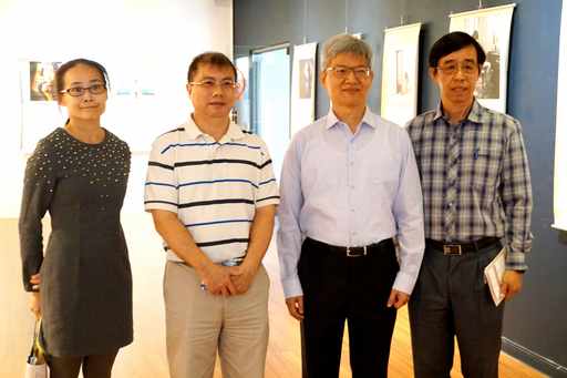 與會長官(左到右):虎尾科大學輔中心蔡佩姍諮商師、學輔中心陳興松主任、沈金鐘副校長、鄭仁杰學務長