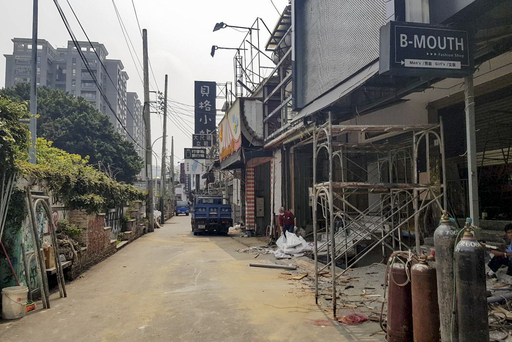 逢甲商圈文華路3月16日開始進行拓寬工程。(照片/逢甲大學提供)