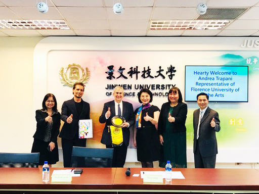 景文科大校長洪久賢(右3)與義大利佛羅倫斯藝術大學副校長Alessandro Spagli(左1)簽署合作備忘錄雙方代表合影。