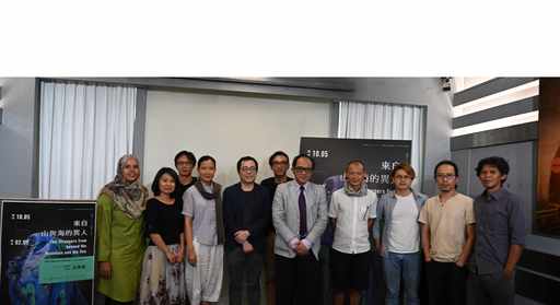 國美館林志明館長(右5),_策展人何子彥(右6),_許家維(左5)及出席藝術家合影