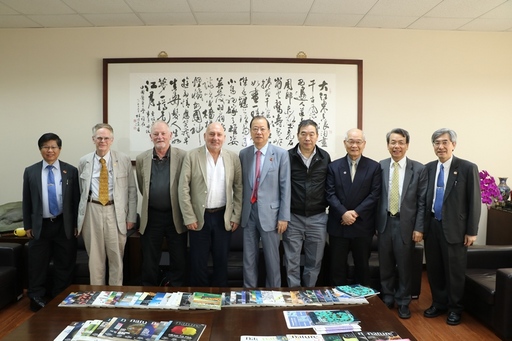 蔡長海董事長邀請國內外頂尖學者 擔任校務諮詢委員。