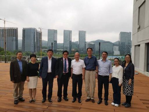 洪校長與南方科技大學校務主管合影。