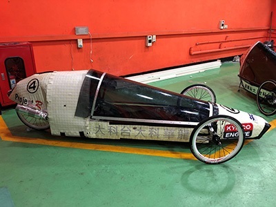 龍華科大省油車隊「Project R」,車殼以回收的鋁百葉窗簾編織打造,榮獲最佳創意設計獎。