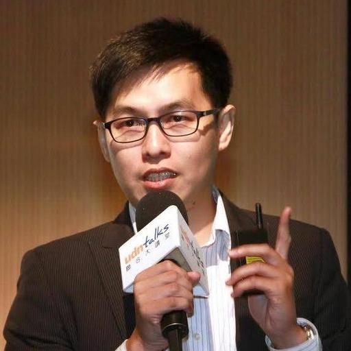 鄭俊德老師,共有10年創業經驗,執行過七種不同的創業題目(醫療、旅遊、行銷、食品電商、閱讀等)操作過B to B及B to C實務經驗,擔任過多個企業、新創團隊顧問。